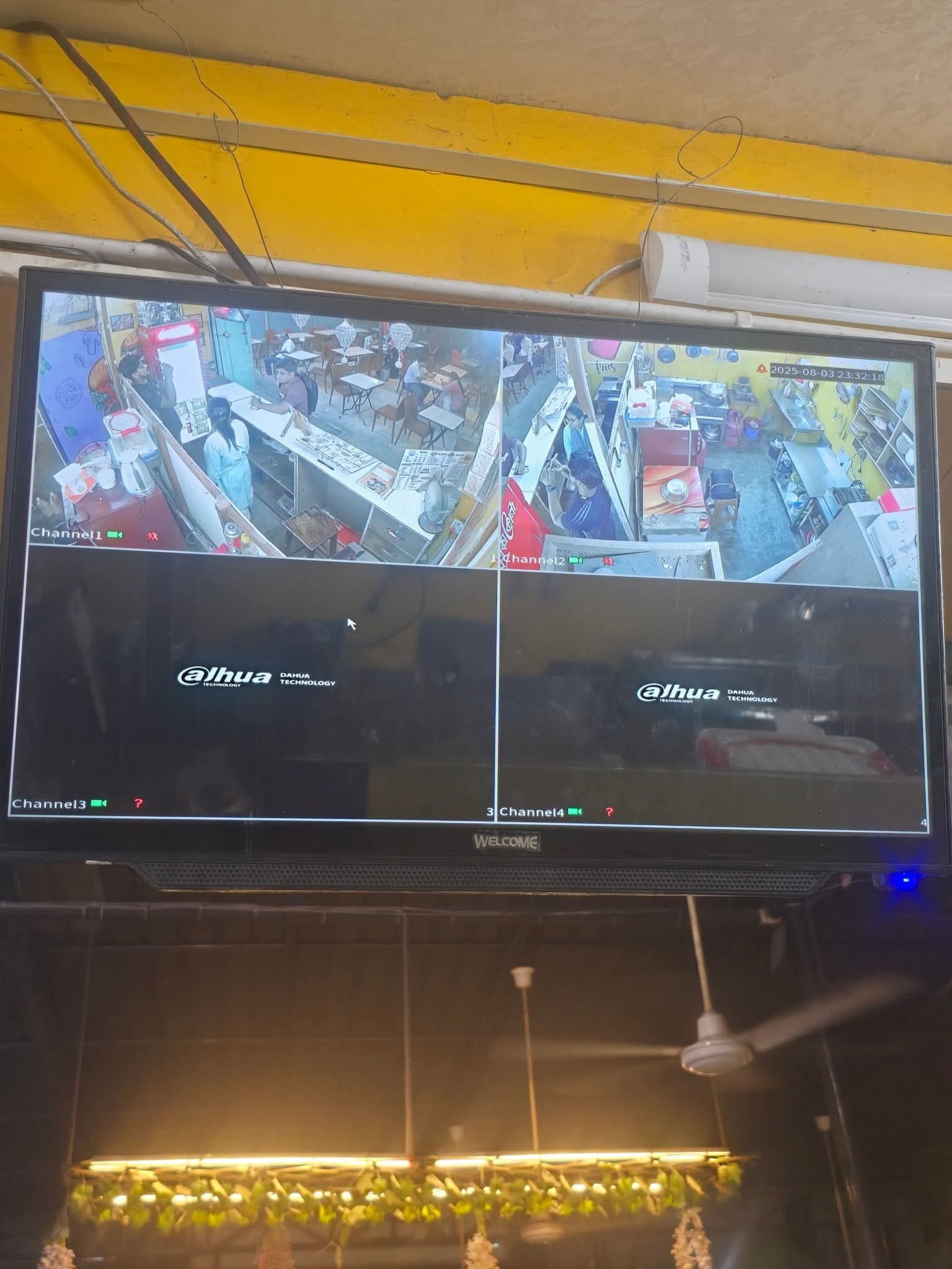 Restaurant at Food Society, Madartek