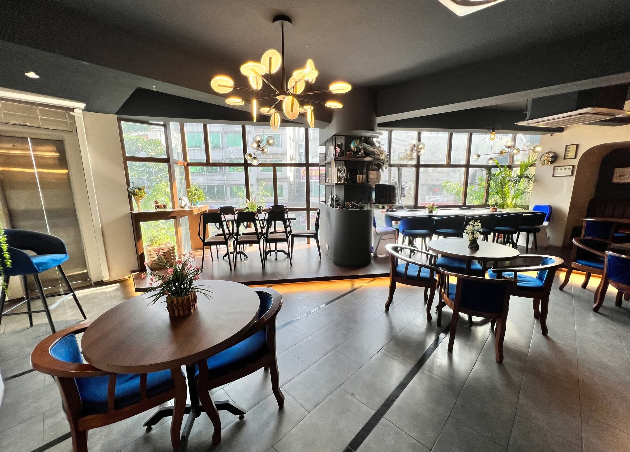 Fully Furnished Restaurant